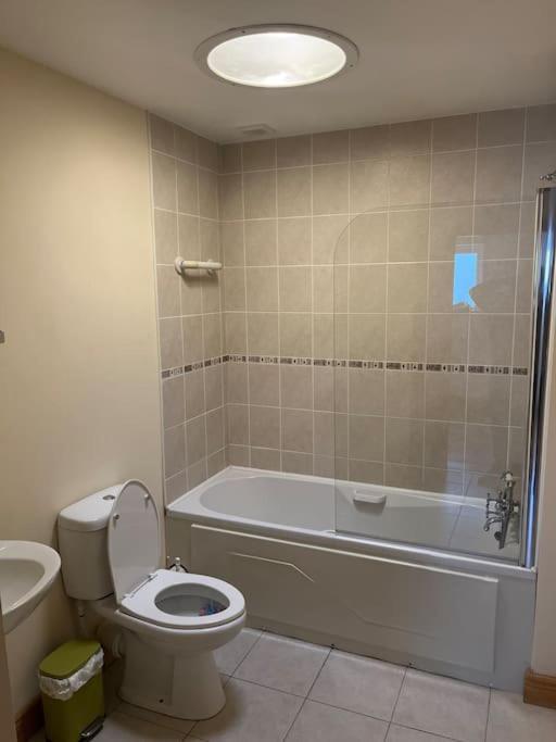 Modern 4 Bed House In Town Βίλα Tubbercurry Εξωτερικό φωτογραφία