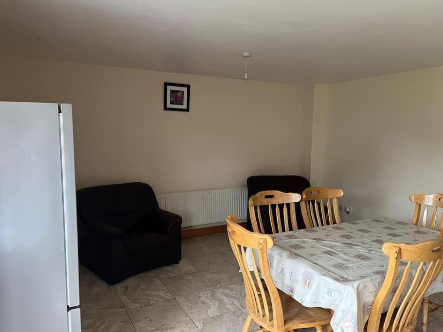 Modern 4 Bed House In Town Βίλα Tubbercurry Εξωτερικό φωτογραφία